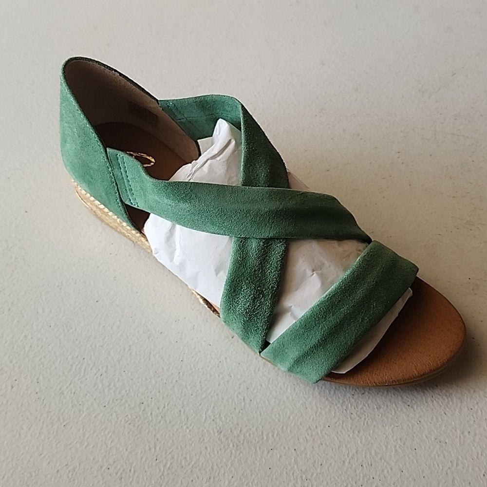 New Pinaz Espadrille Cross-Over Strap Sandals in Sea Foam Green, Size 9